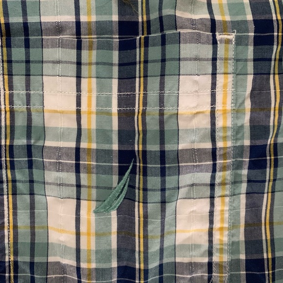 Nautica - Picture 2 of 2